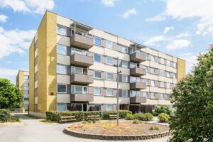 Lägenhet 2 rok på Skäggetorps centrum 22