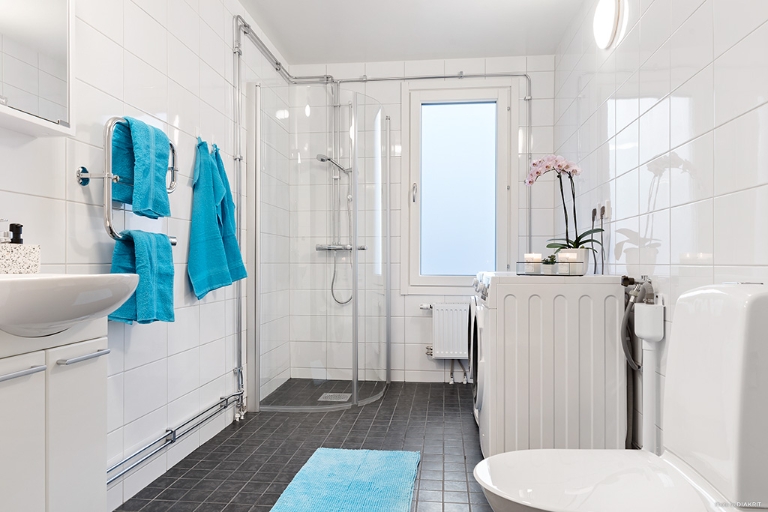 Lägenhet 2 rok på Karl Hovbergsgatan 1C