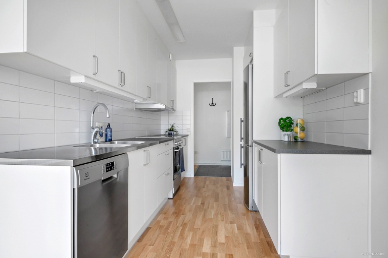 Lägenhet 3 rok på Karl Hovbergsgatan 37B