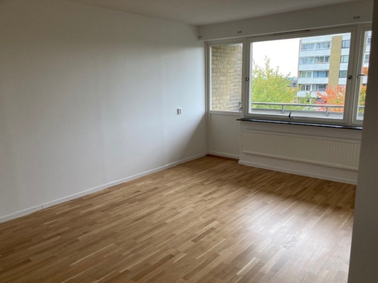 Lägenhet 3 rok på Skolallén 7