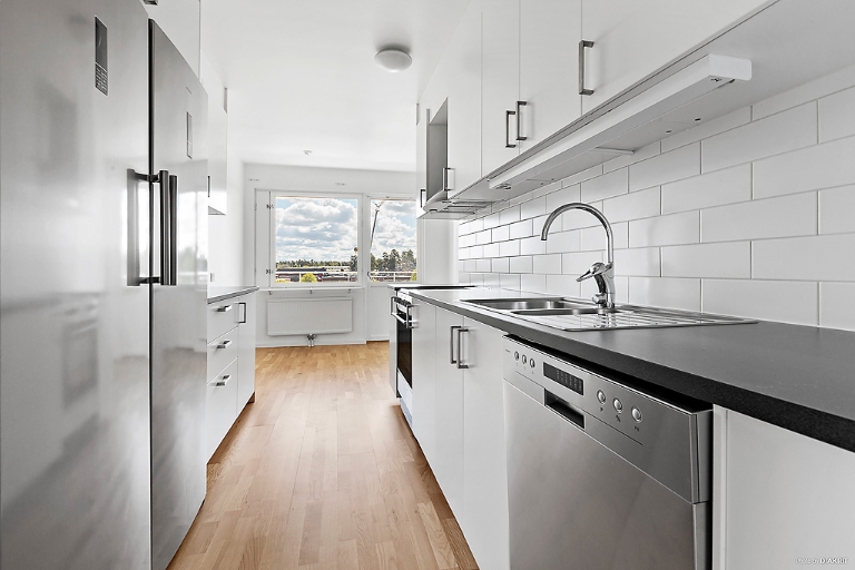 Lägenhet 3 rok på Karl Hovbergsgatan 41B