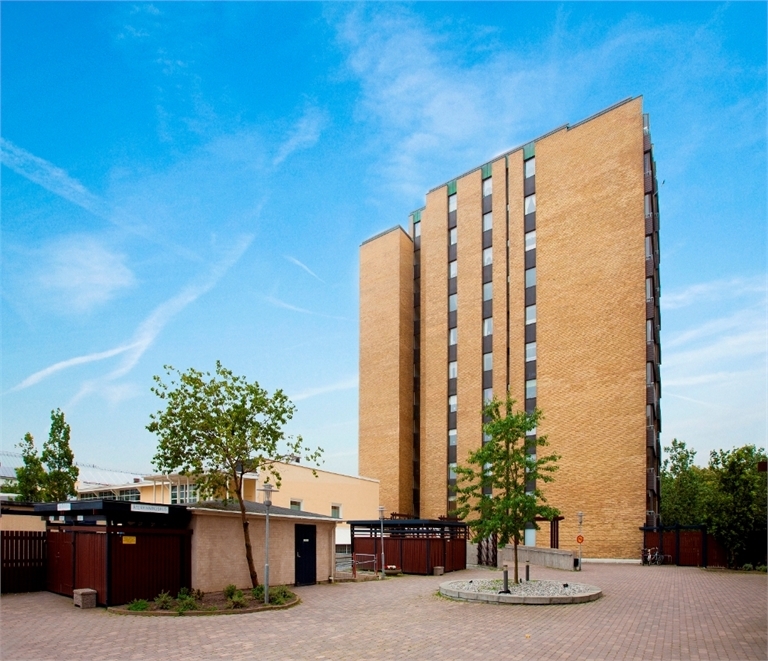 Lägenhet 3 rok på Elinebergsplatsen 8