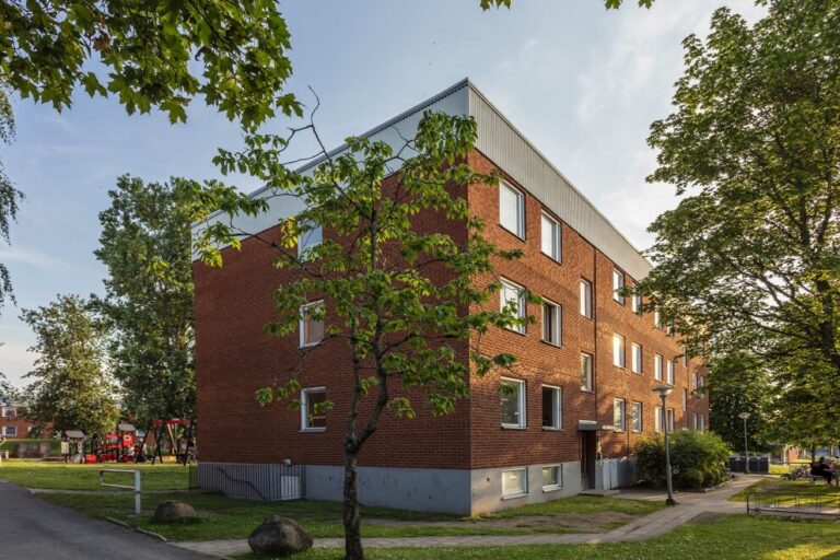 Lägenhet 4 rok på Hjelmarsrörsgatan 36, Falköping