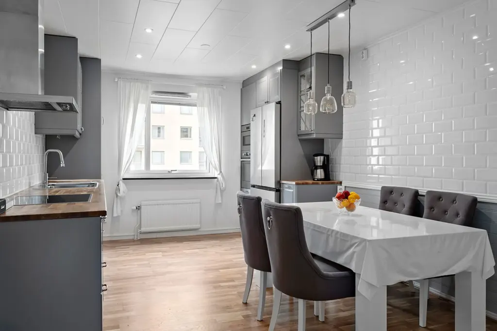 Bostadsrätt med 4 rum på Gräddgatan 6 i Göteborg, bild 2 av 4