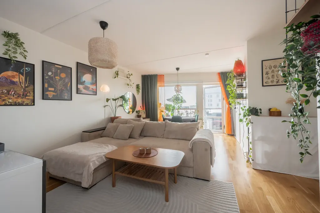 Bostadsrätt med 2 rum på Stenkvistavägen 10 i Stockholm, bild 2 av 4