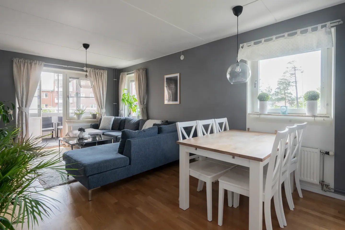 Bostadsrätt med 1,5 rum på Kungsklippevägen 13 i Huddinge, bild 2 av 4