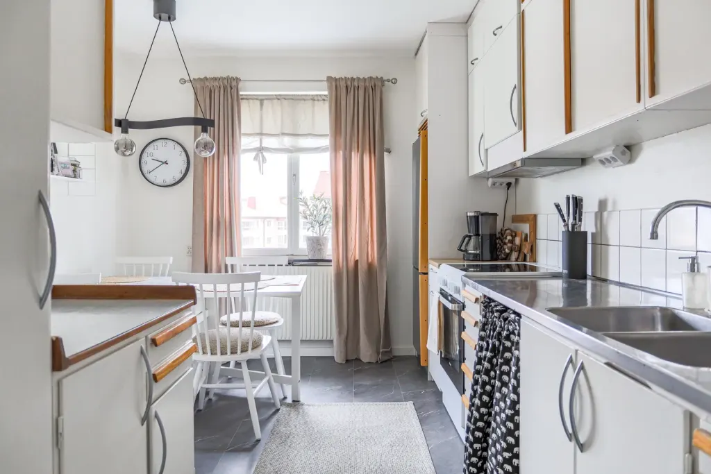 Bostadsrätt med 2 rum på Villagatan 42B i Örnsköldsvik, bild 2 av 4