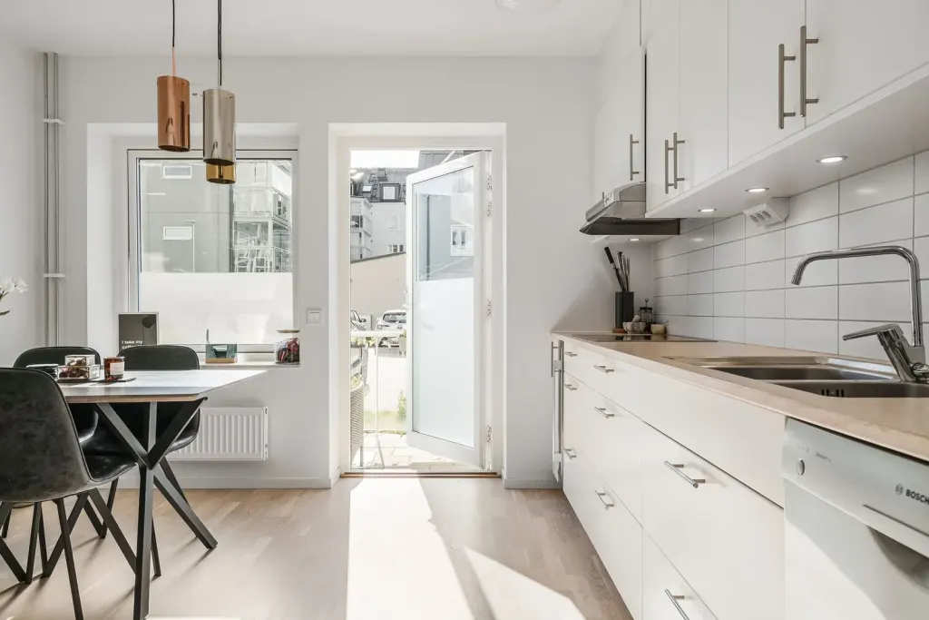 Bostadsrätt med 2 rum på Fotbollsvägen 26B i Nyköping, bild 2 av 4