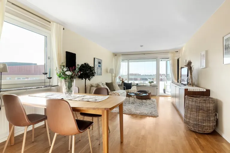 Bostadsrätt med 4 rum på Tornérplatsen 14 i Järfälla
