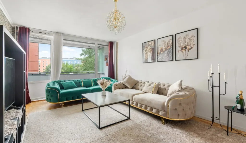 Bostadsrätt med 4 rum på Båtholmsbacken 23 i Stockholm, bild 2 av 5