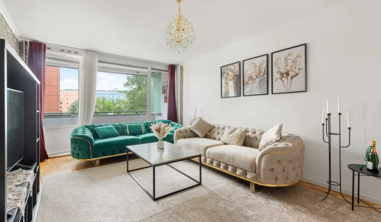 Bostadsrätt med 4 rum på Båtholmsbacken 23 i Stockholm, bild 2 av 5