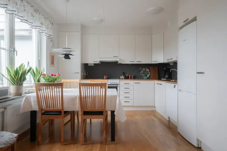 Bostadsrätt med 2 rum på Marviksvägen 10 i Stockholm, bild 2 av 4