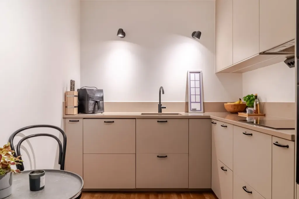 Bostadsrätt med 3 rum på Sandalmakarbacken 9 i Stockholm, bild 3 av 4