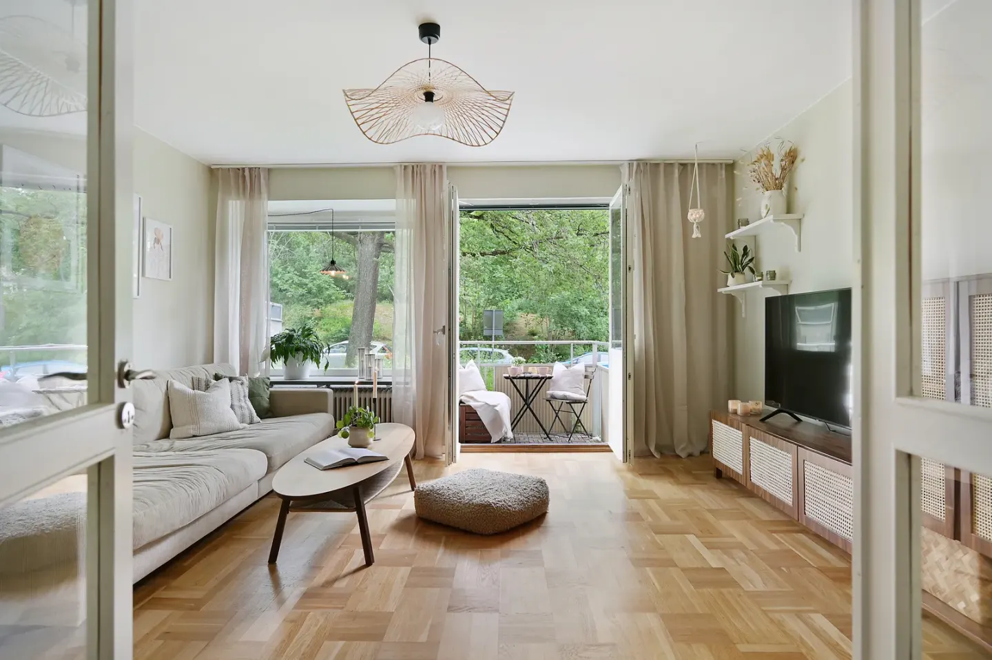 Bostadsrätt med 2 rum på Smörbrödsvägen 23 i Stockholm