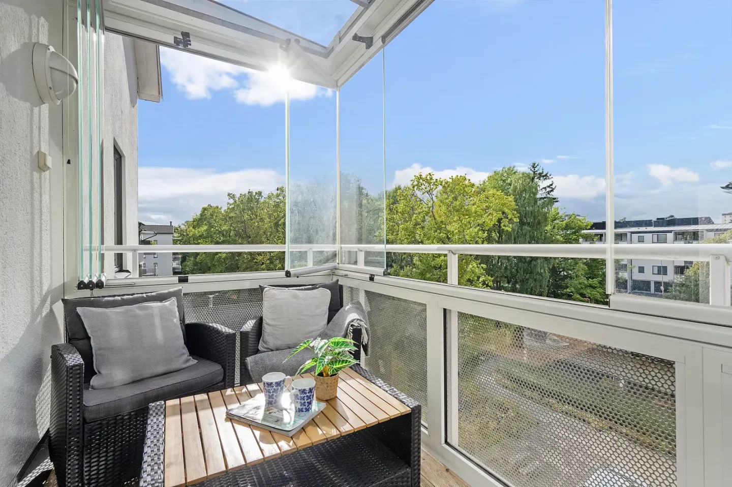 Bostadsrätt med 4 rum på Ågesta broväg 32 i Stockholm, bild 2 av 4