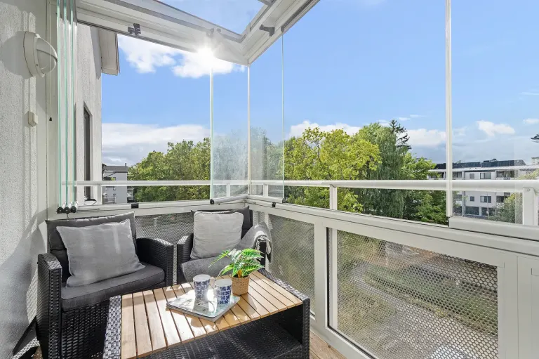 Bostadsrätt med 4 rum på Ågesta broväg 32 i Stockholm, bild 2 av 4