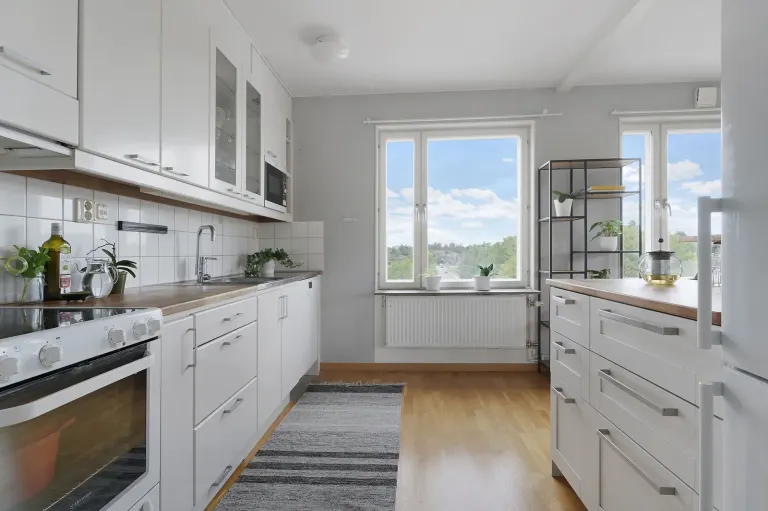 Bostadsrätt med 4 rum på Ågesta broväg 32 i Stockholm, bild 4 av 4