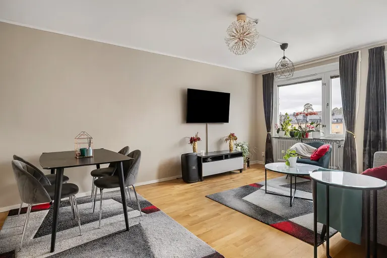 Bostadsrätt med 3 rum på Rondellen 23 i Järfälla