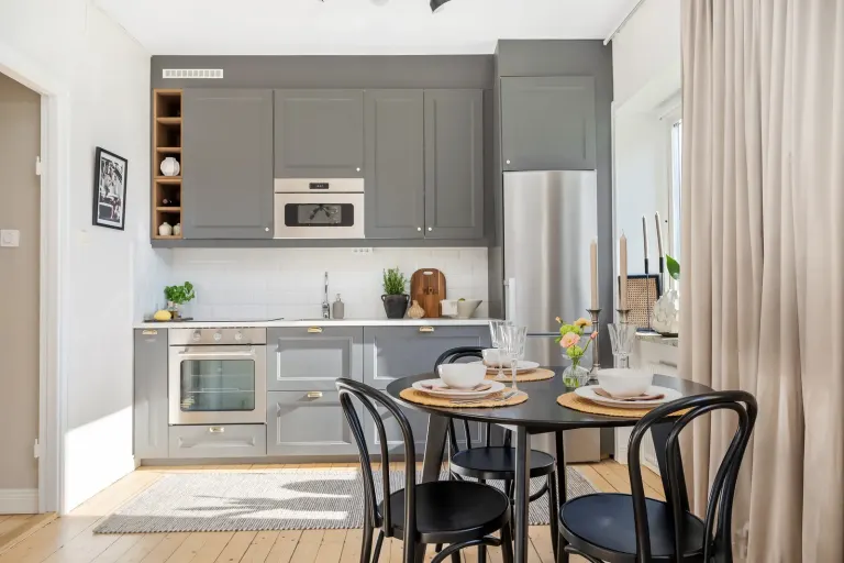 Bostadsrätt med 1 rum på Albrektsvägen 108a i Norrköping, bild 2 av 4