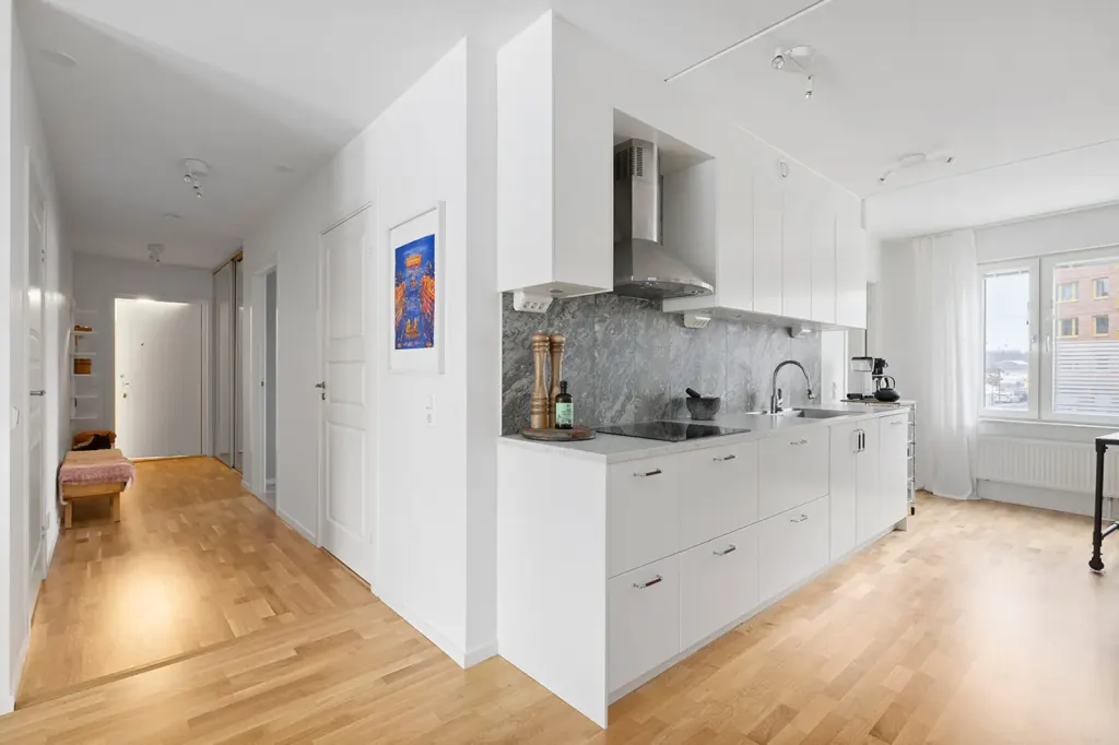 Bostadsrätt med 4 rum på Barkarbyvägen 96 i Järfälla, bild 4 av 4