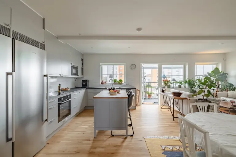Bostadsrätt med 5 rum på Nyhamnsvägen 4D i Kristinehamn, bild 2 av 4