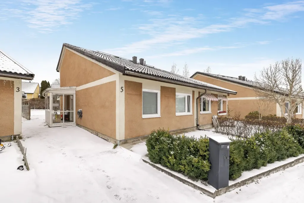 Bostadsrätt med 4 rum på Fältspatgången 5 i Eskilstuna, bild 2 av 4