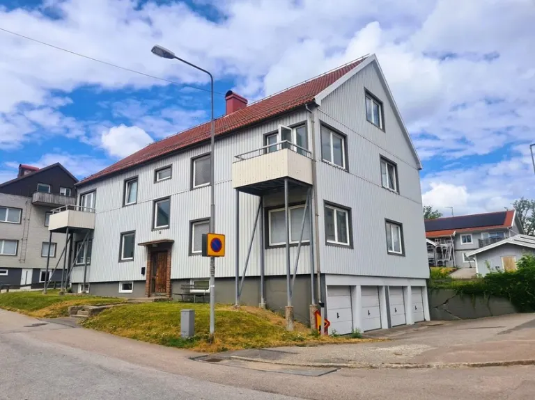 Hyresrätt med 2 rum på Hallavägen 11 i Uddevalla