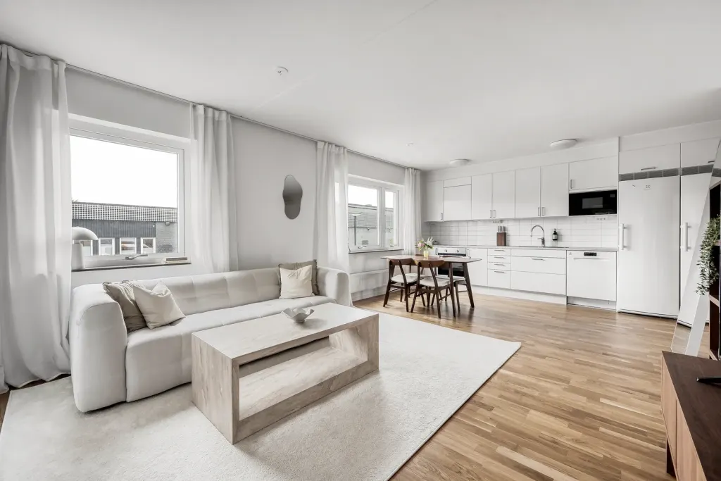 Bostadsrätt med 2 rum på Drivbänksvägen 13A i Stockholm, bild 2 av 4