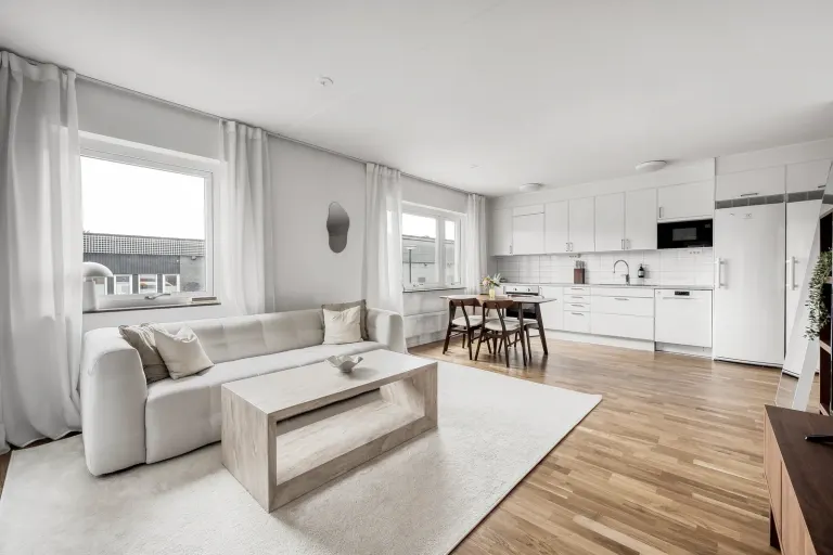 Bostadsrätt med 2 rum på Drivbänksvägen 13A i Stockholm, bild 2 av 4