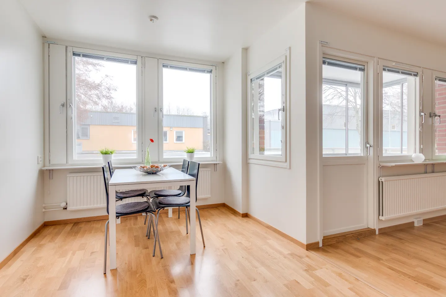 Hyresrätt med 2 rum på Förvaltarvägen 17 i Södertälje, bild 3 av 5