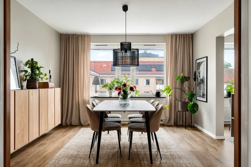 Bostadsrätt med 5 rum på Skjutsaregatan 2 i Nyköping, bild 2 av 4
