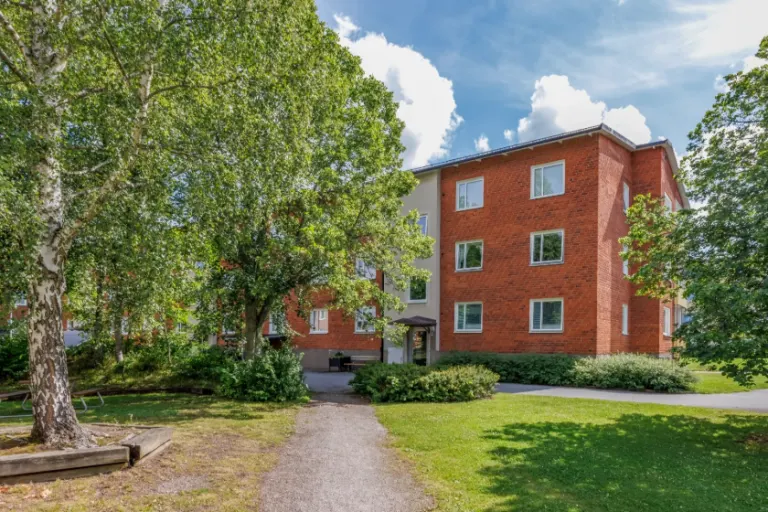 Hyresrätt med 2 rum på Trädgårdsgatan 18C i Hallstahammar, bild 2 av 3