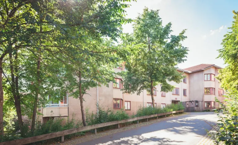 Hyresrätt med 2 rum på Skvadronsbacken 27 i Sundbyberg