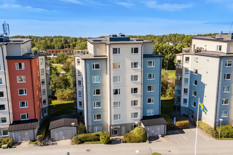 Bostadsrätt med 3 rum på Enbärsvägen 3 i Upplands-Bro, bild 4 av 4