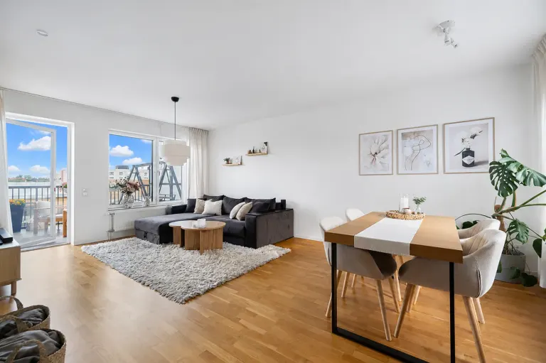 Bostadsrätt med 3 rum på Hästskovägen 86 i Järfälla, bild 2 av 4