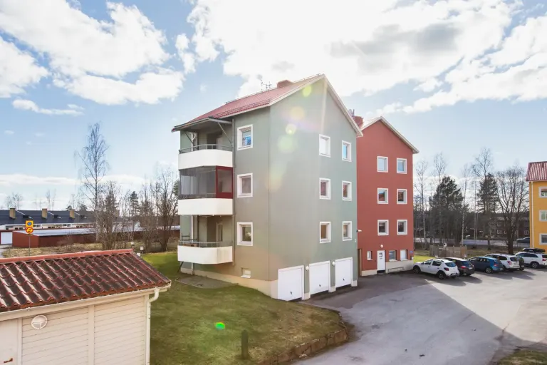 Bostadsrätt med 3 rum på Hantverkarbacken 28 i Sandviken, bild 2 av 4