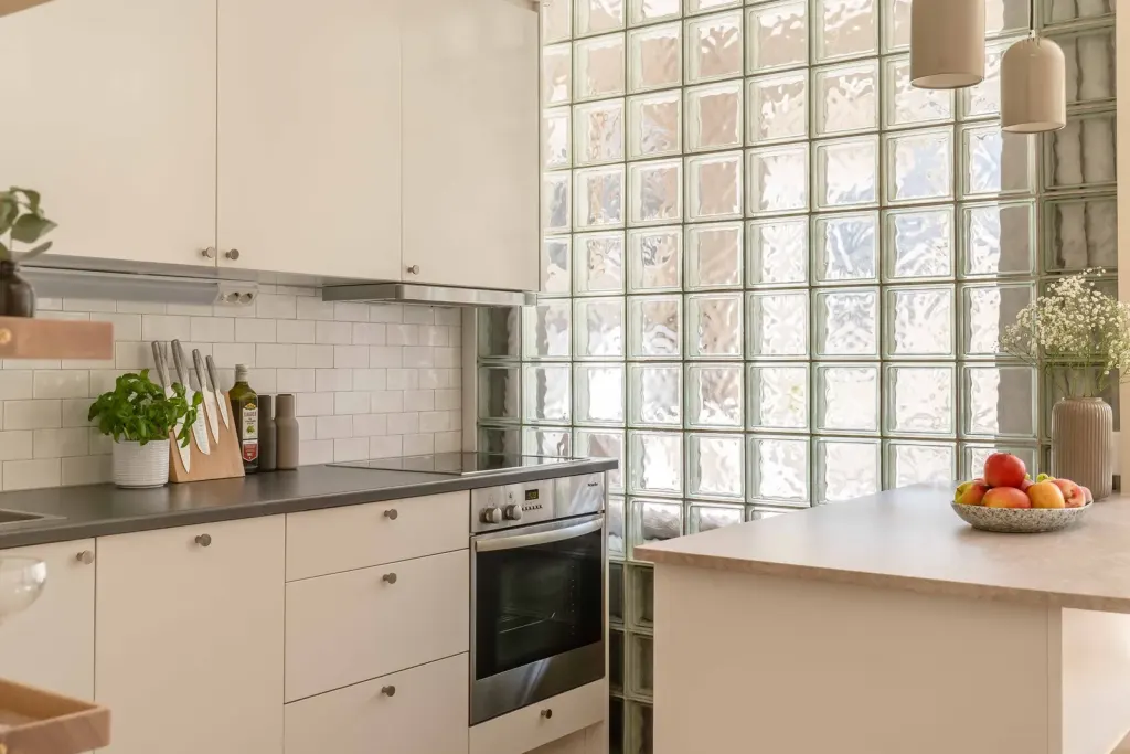Bostadsrätt med 2 rum på Pilgrimsvägen 54B i Stockholm, bild 3 av 4