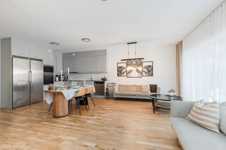 Bostadsrätt med 5 rum på Tågvägen 8C i Strängnäs, bild 2 av 4