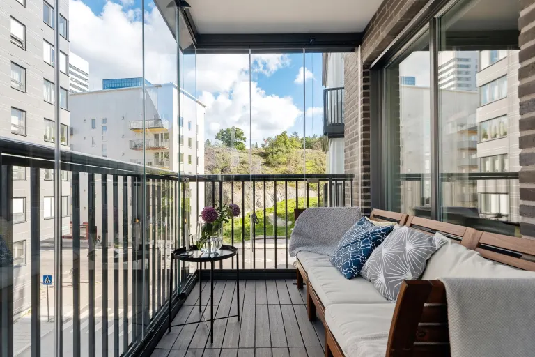 Bostadsrätt med 4 rum på Sjöviksbacken 14 i Stockholm, bild 2 av 5
