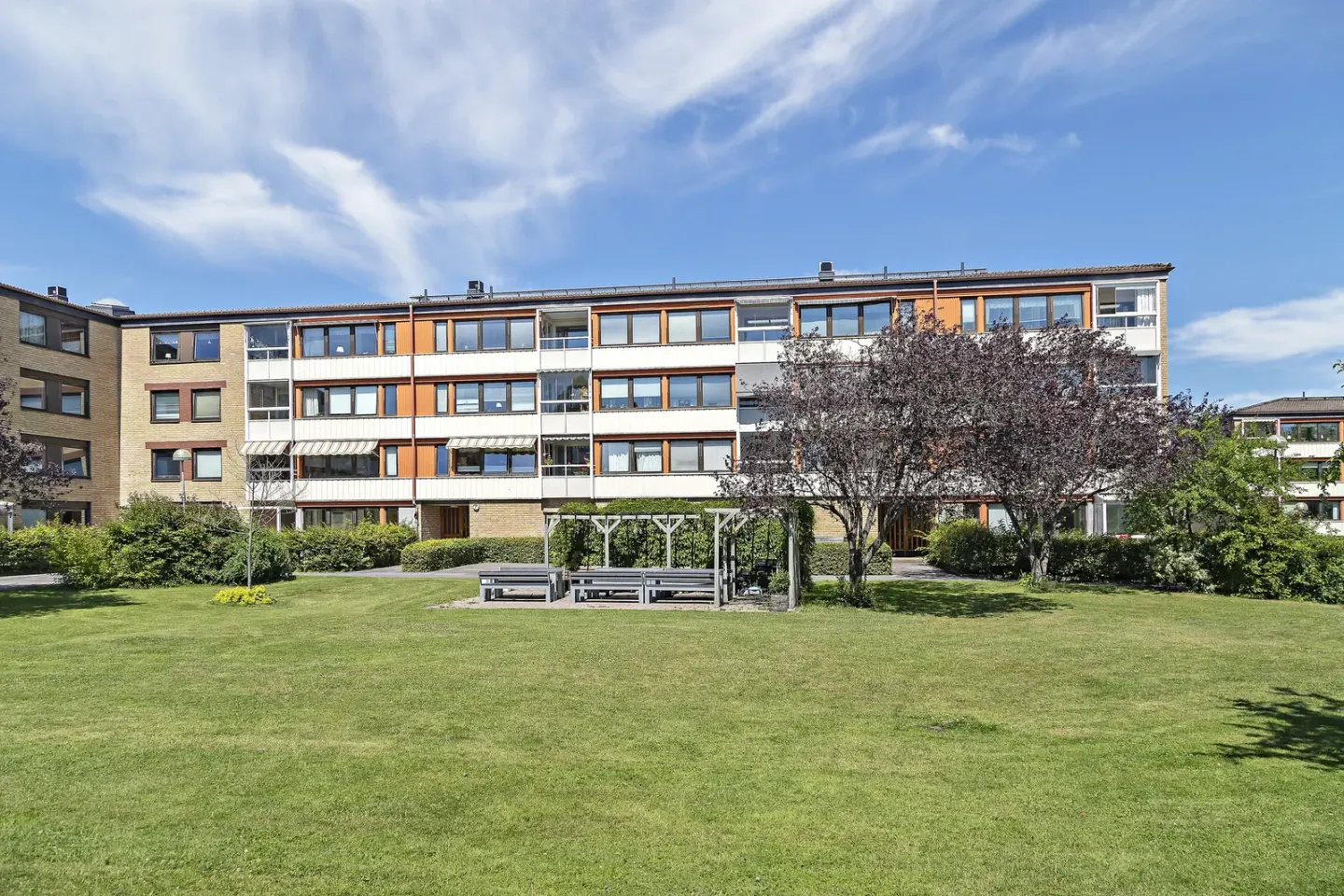 Bostadsrätt med 5 rum på Svängrumsgatan 46 i Göteborg, bild 2 av 4