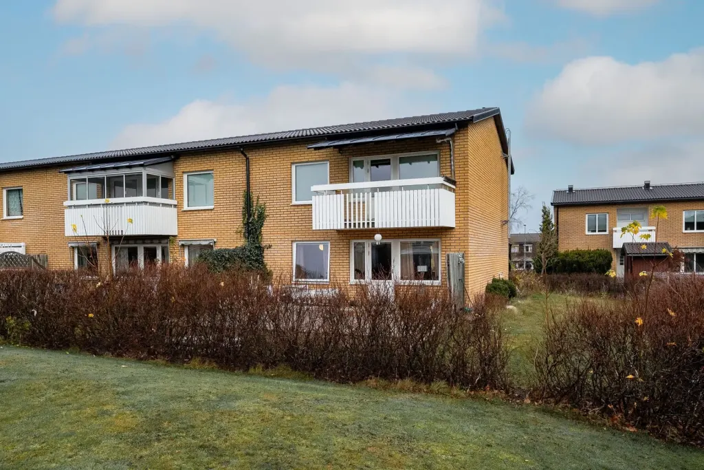 Bostadsrätt med 2 rum på Barkvägen 145A i Skövde, bild 2 av 4