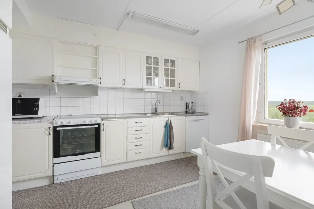 Bostadsrätt med 4 rum på Dackevägen 27 i Järfälla, bild 4 av 4