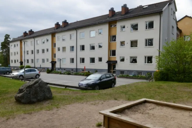 Hyresrätt med 3 rum på Segersjövägen 7 i Botkyrka, bild 2 av 2