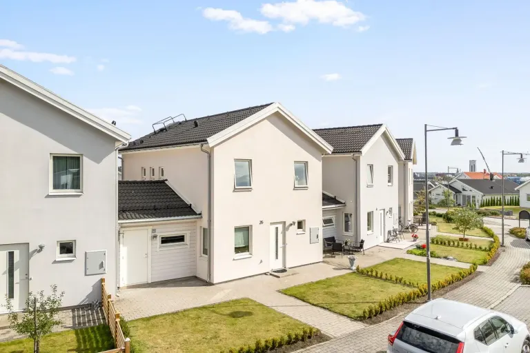 Bostadsrätt med 4 rum på Spinnrocksvägen 26 i Strängnäs