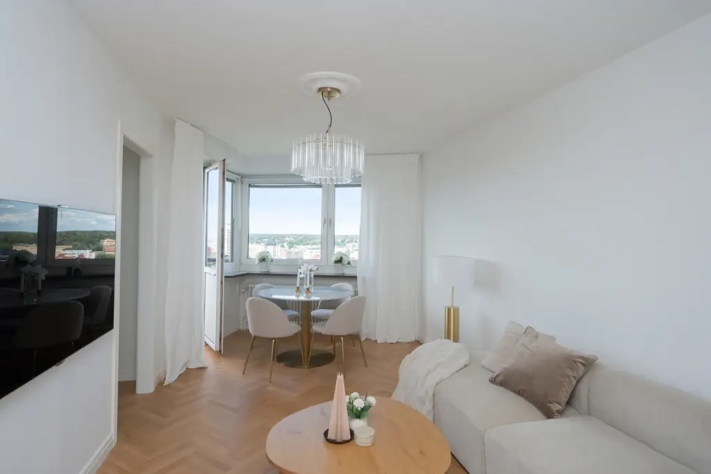 Bostadsrätt med 1 rum på Lagmansvägen 29 i Huddinge, bild 2 av 4