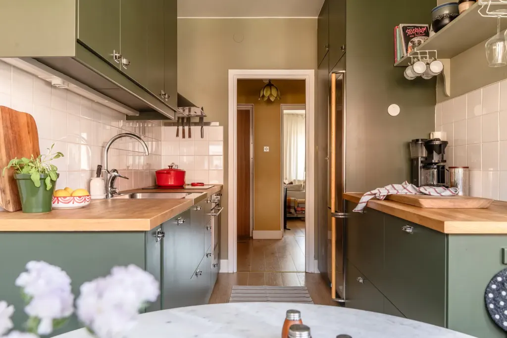 Bostadsrätt med 2 rum på Hägerstensvägen 148 i Stockholm, bild 2 av 4