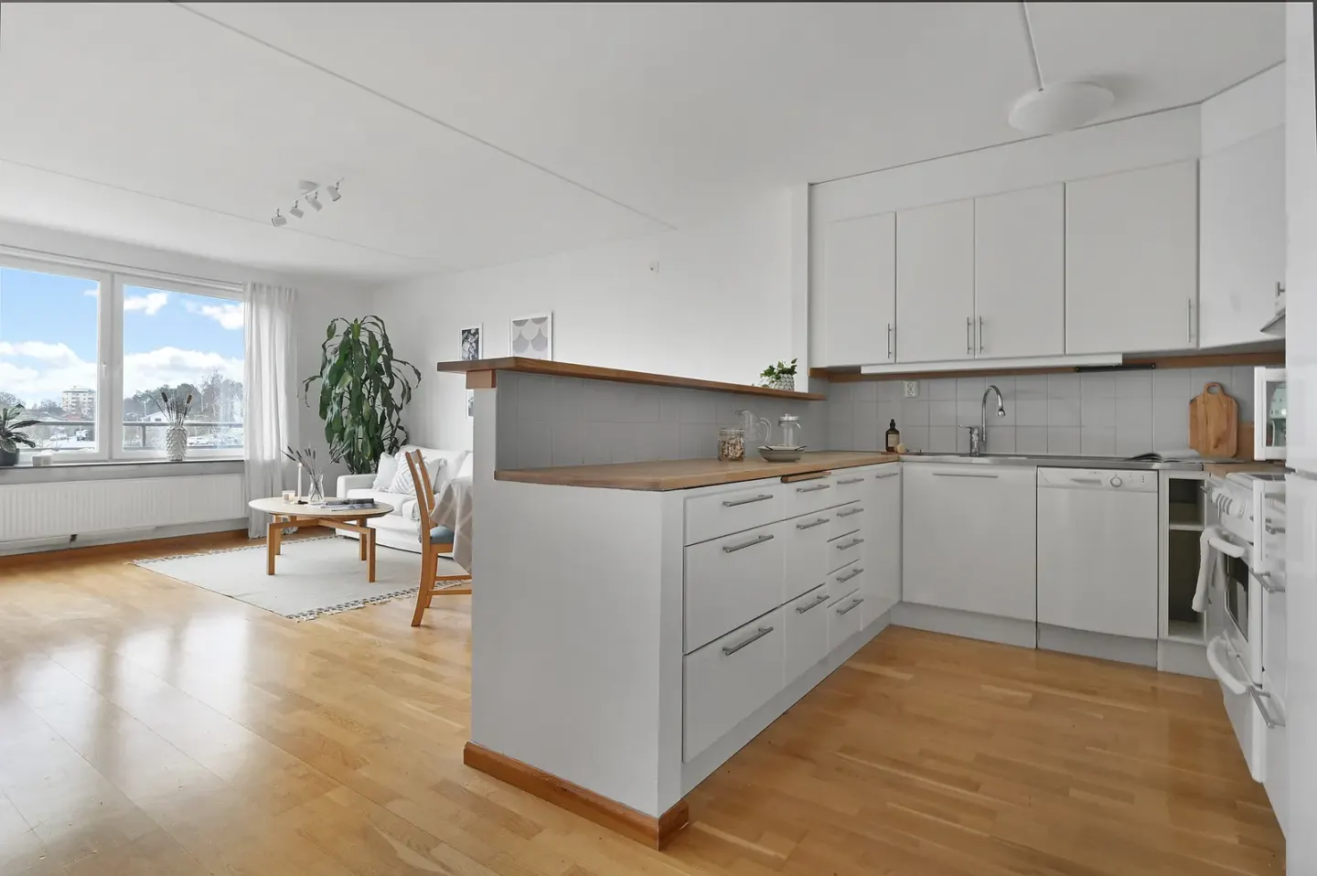 Bostadsrätt med 2 rum på Avestagatan 12 i Stockholm, bild 3 av 4
