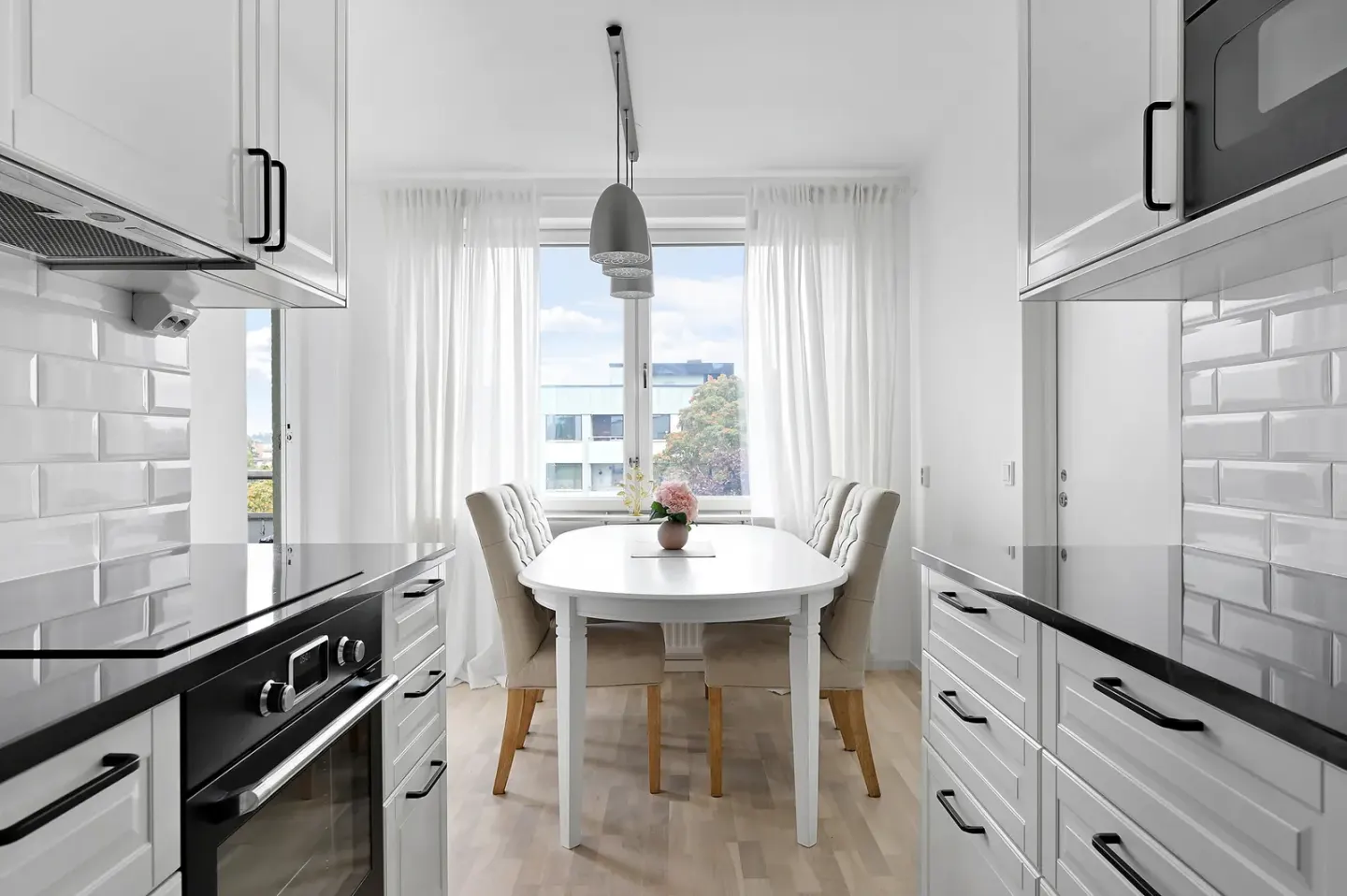 Bostadsrätt med 4 rum på Säterbacken 8 i Huddinge, bild 3 av 4