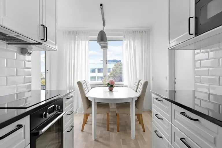 Bostadsrätt med 4 rum på Säterbacken 8 i Huddinge, bild 3 av 4