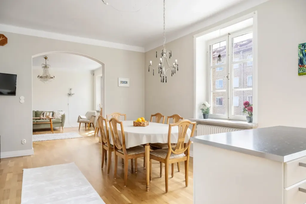 Bostadsrätt med 6 rum på Trozelligatan 13U4 i Norrköping, bild 2 av 4